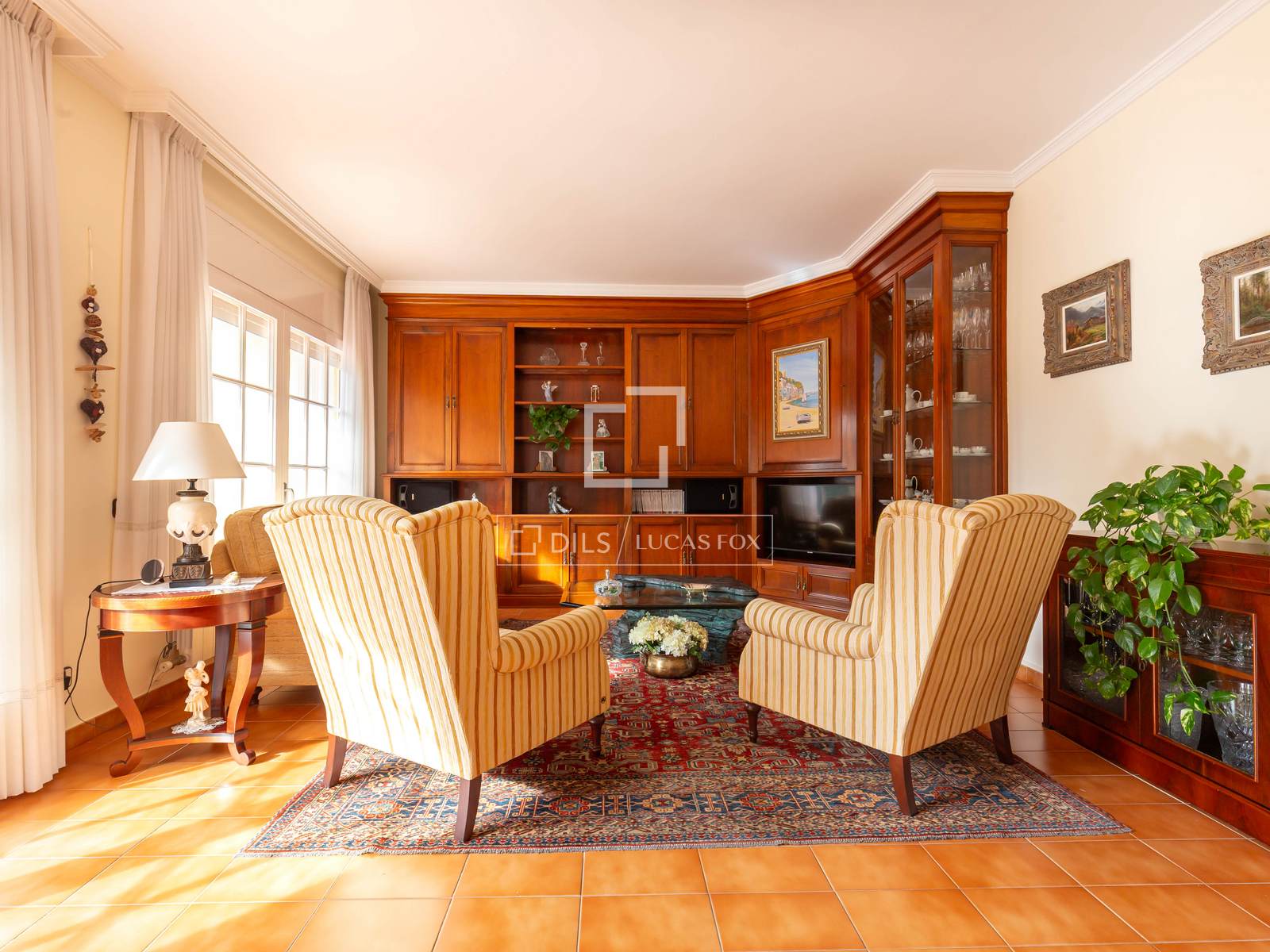 Villa en Sant Just Desvern, Barcelona, España 6 dormitorios, 240 m2 No. 150425