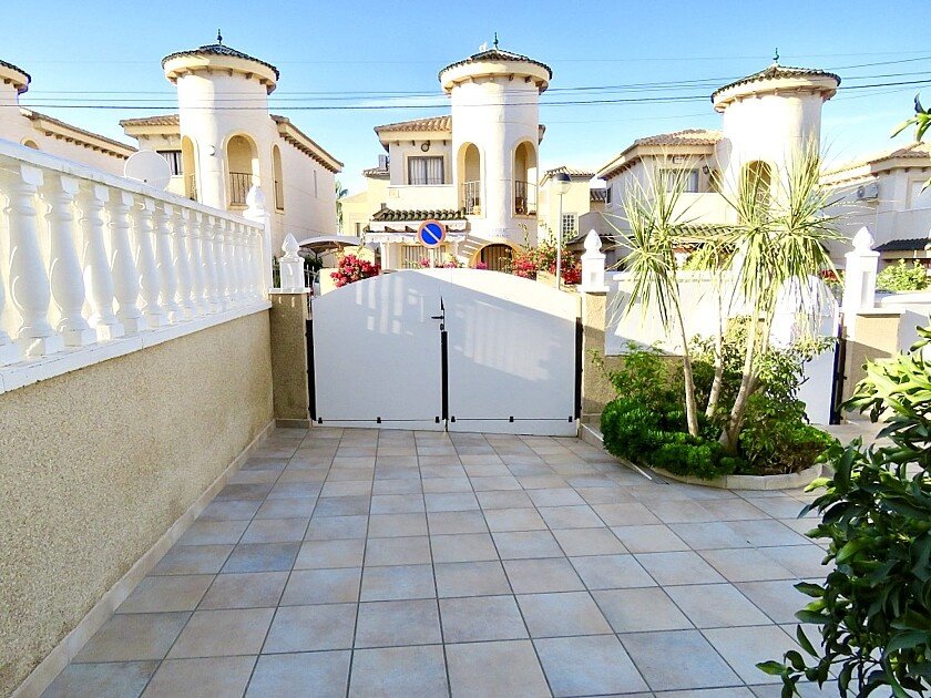 Villa à Villamartin, Alicante, Espagne 3 chambres, 124 m2 No. 111488