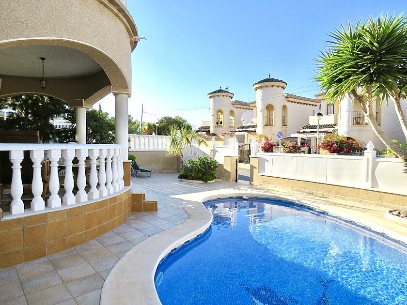 Villa à Villamartin, Alicante, Espagne 3 chambres, 124 m2 No. 111488