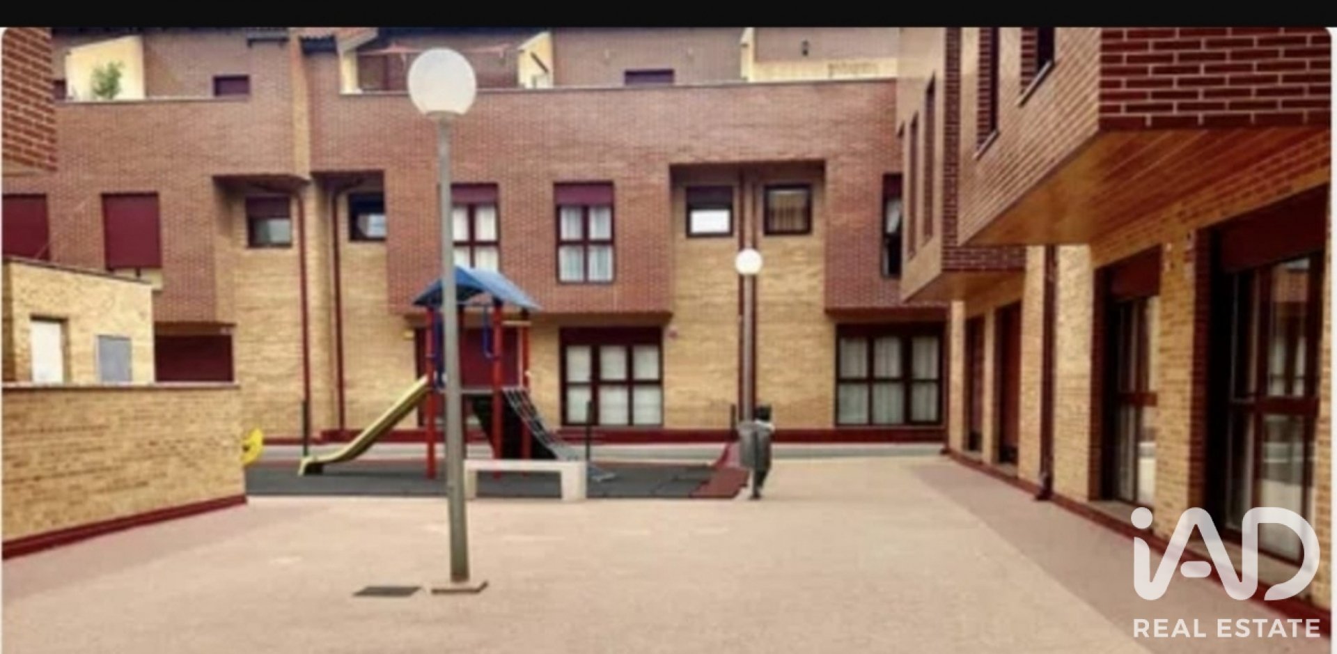 Townhouse in Miranda de Ebro, Burgos, Spanien 3 Schlafzimmer, 218 m2 Nr. 195841