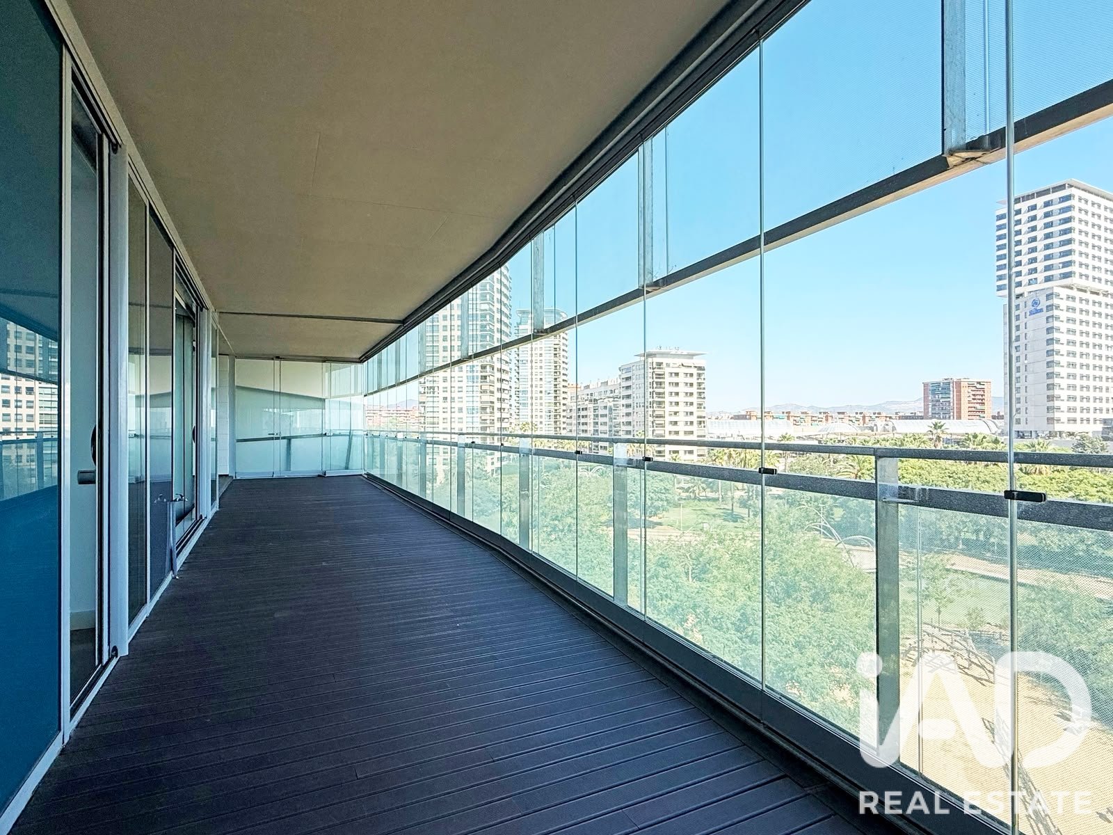 Apartment à Barcelona, Espagne 4 chambres, 170 m2 No. 196577