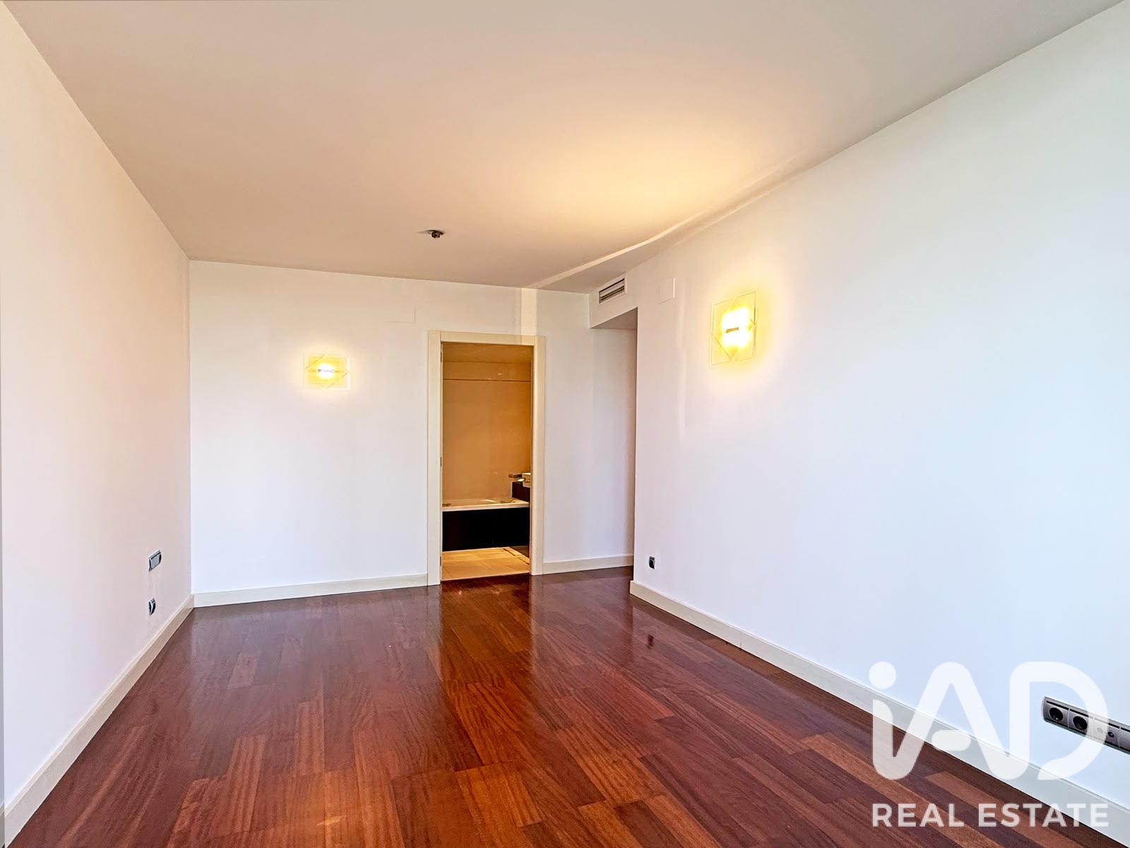Apartment à Barcelona, Espagne 4 chambres, 170 m2 No. 196577