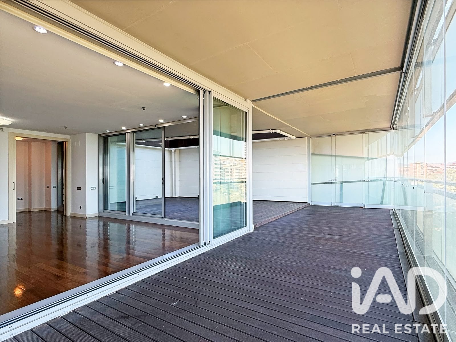 Apartment à Barcelona, Espagne 4 chambres, 170 m2 No. 196577