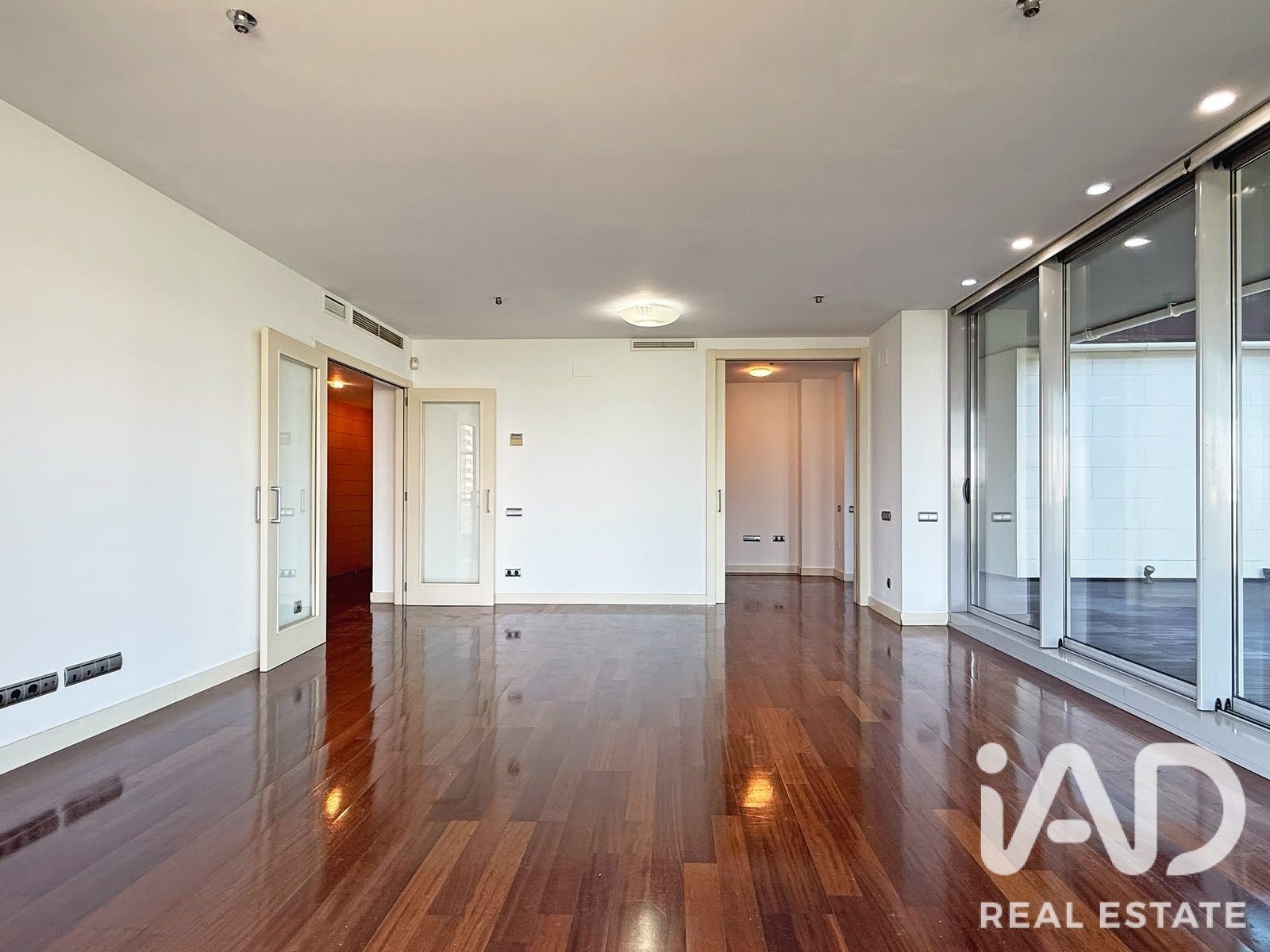Apartment à Barcelona, Espagne 4 chambres, 170 m2 No. 196577