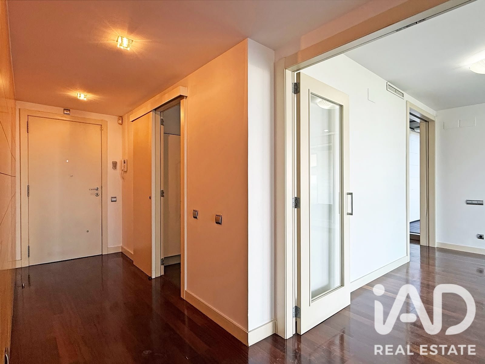 Apartment à Barcelona, Espagne 4 chambres, 170 m2 No. 196577