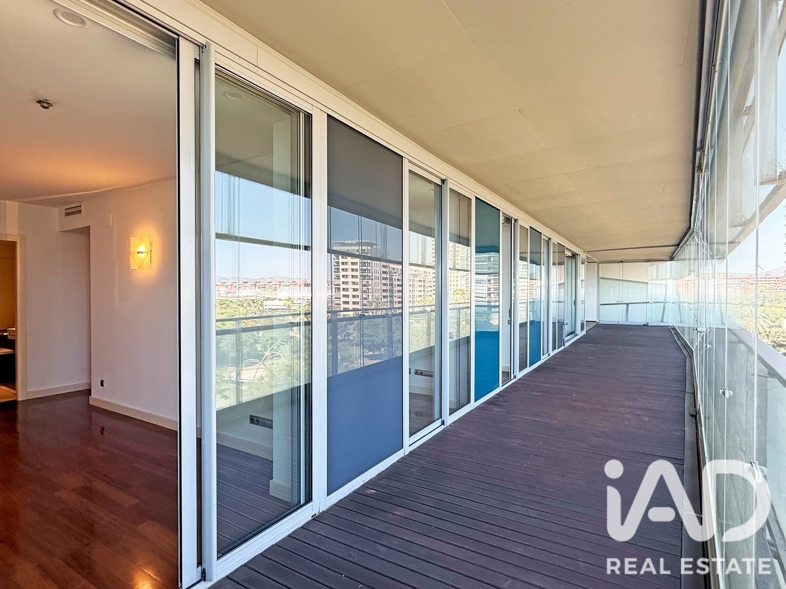 Apartment à Barcelona, Espagne 4 chambres, 170 m2 No. 196577