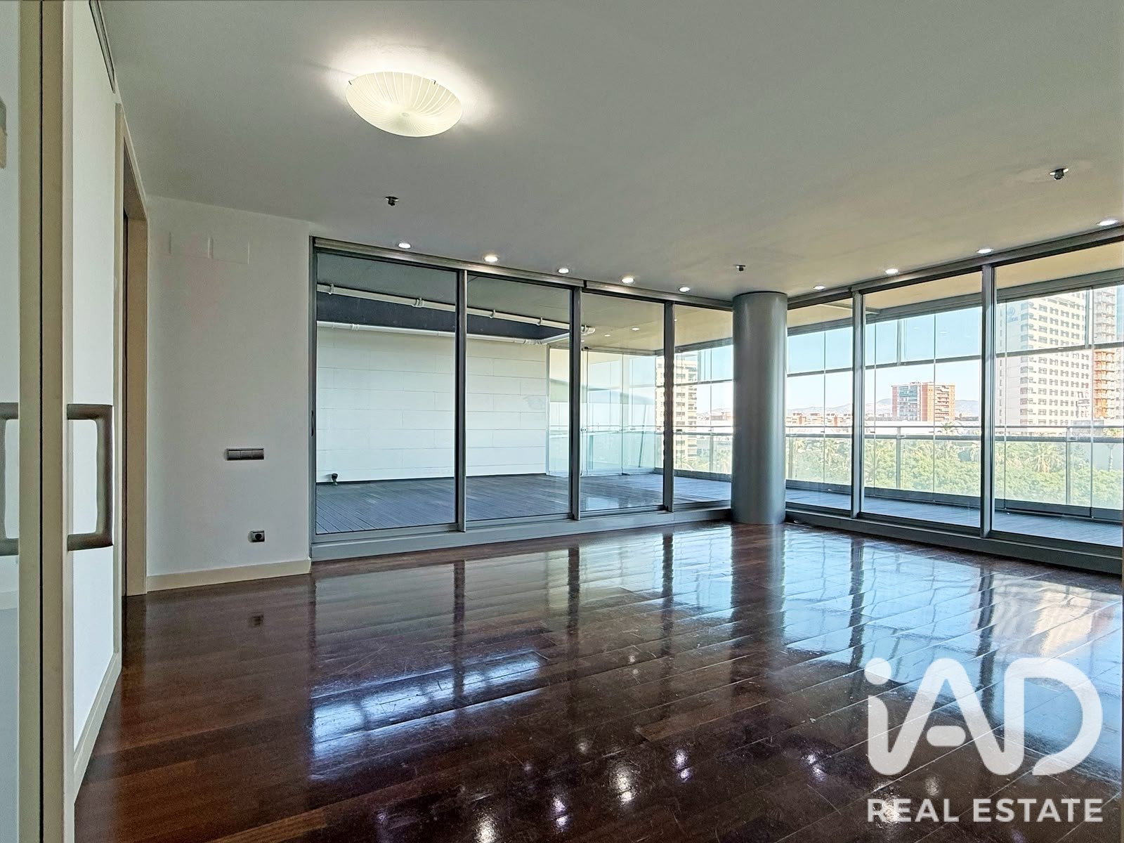 Apartment à Barcelona, Espagne 4 chambres, 170 m2 No. 196577
