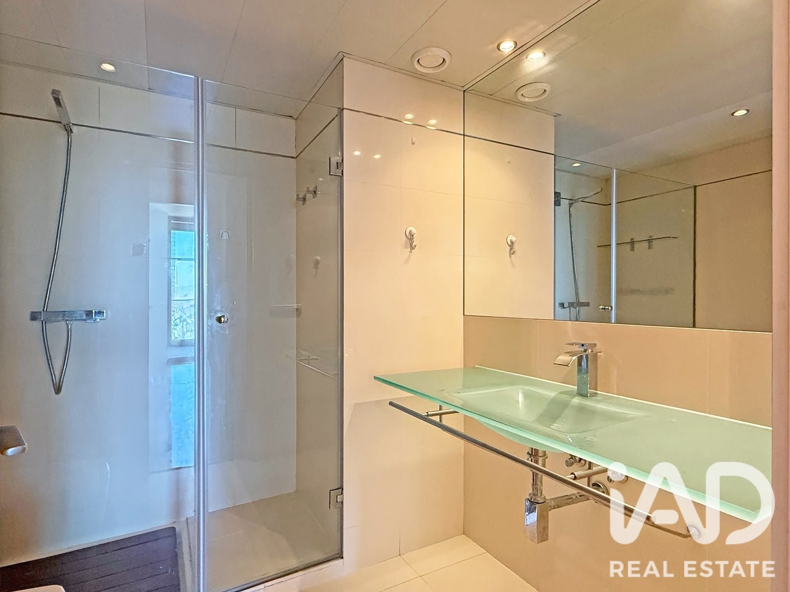 Apartment à Barcelona, Espagne 4 chambres, 170 m2 No. 196577