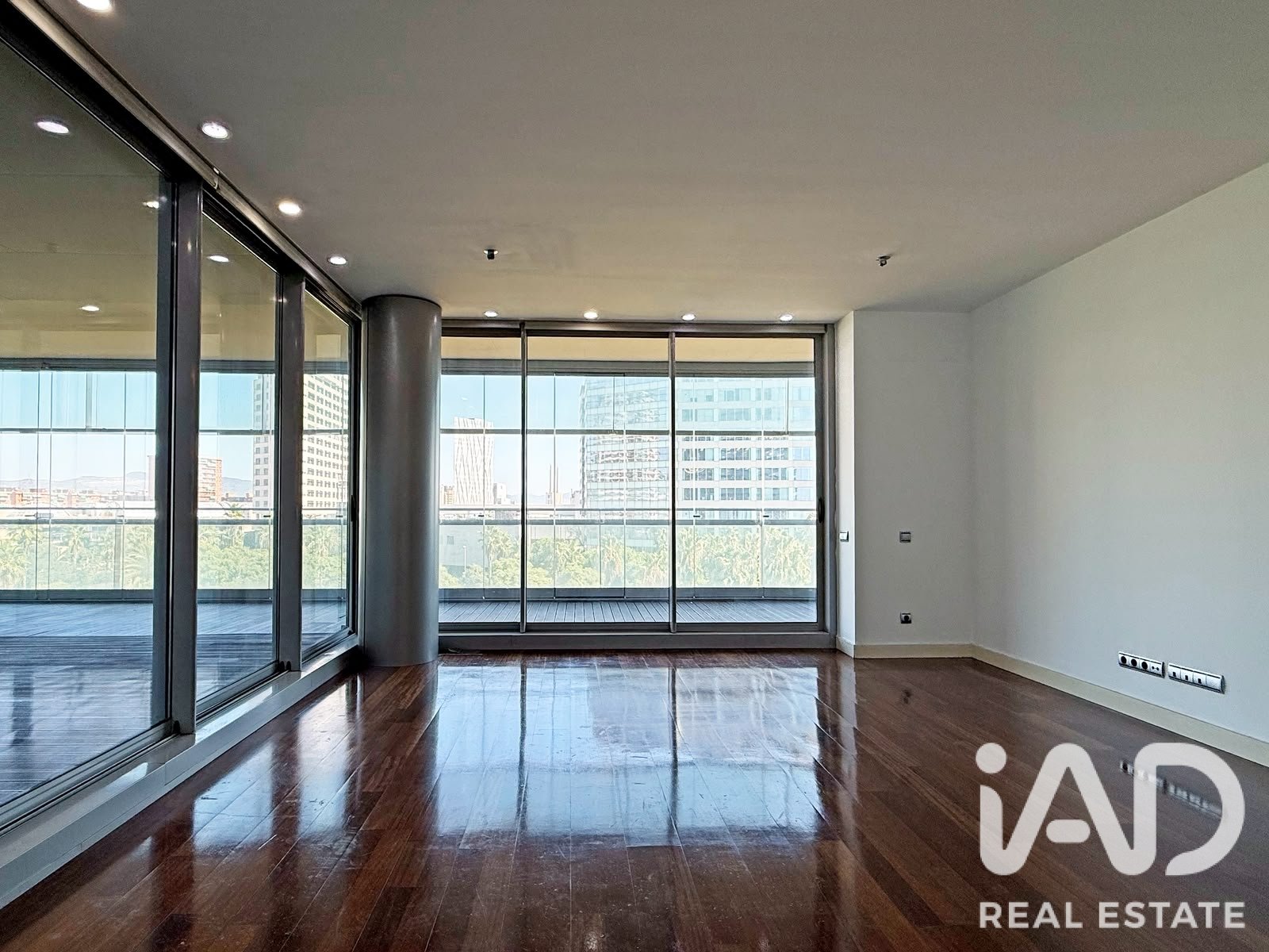 Apartment à Barcelona, Espagne 4 chambres, 170 m2 No. 196577