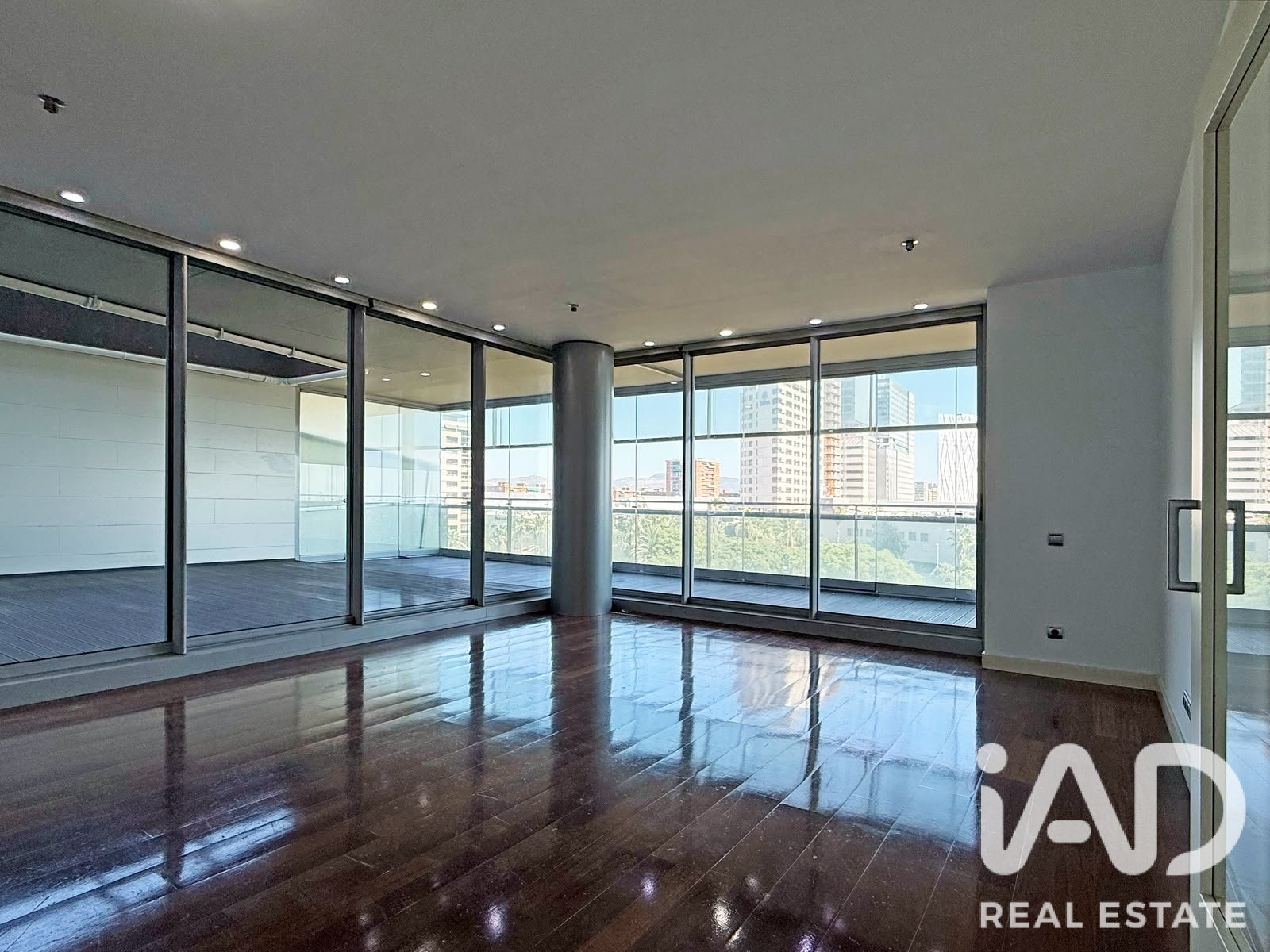 Apartment à Barcelona, Espagne 4 chambres, 170 m2 No. 196577