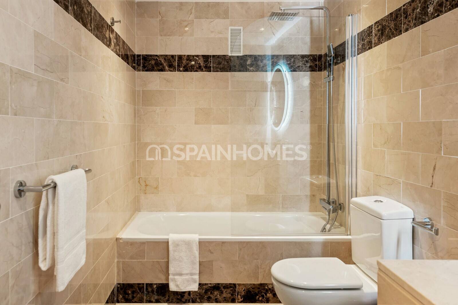 Apartamento en Benahavís, Málaga, España 2 dormitorios, 79 m2 No. 196488