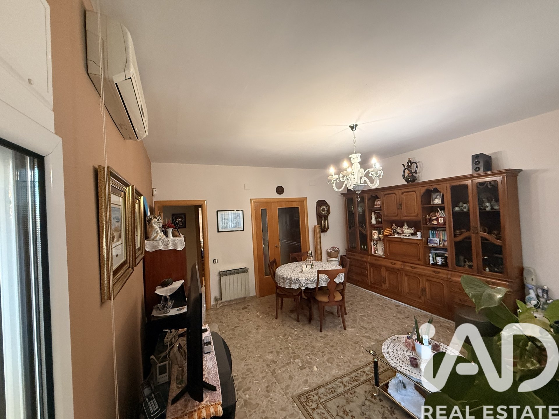 Appartamento a Barcelona, Spagna 4 camere da letto, 114 mq. N° 152655