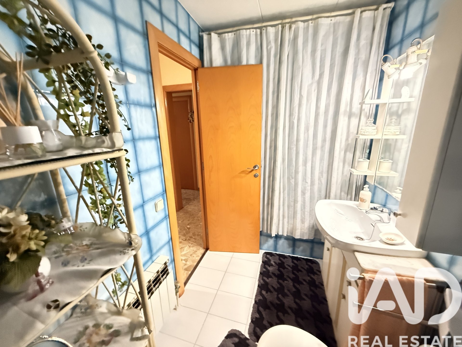 Appartamento a Barcelona, Spagna 4 camere da letto, 114 mq. N° 152655