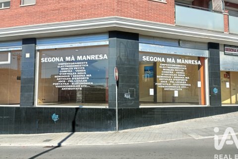 Commercial property à Manresa, Barcelona, Espagne 223 m2 No. 152654