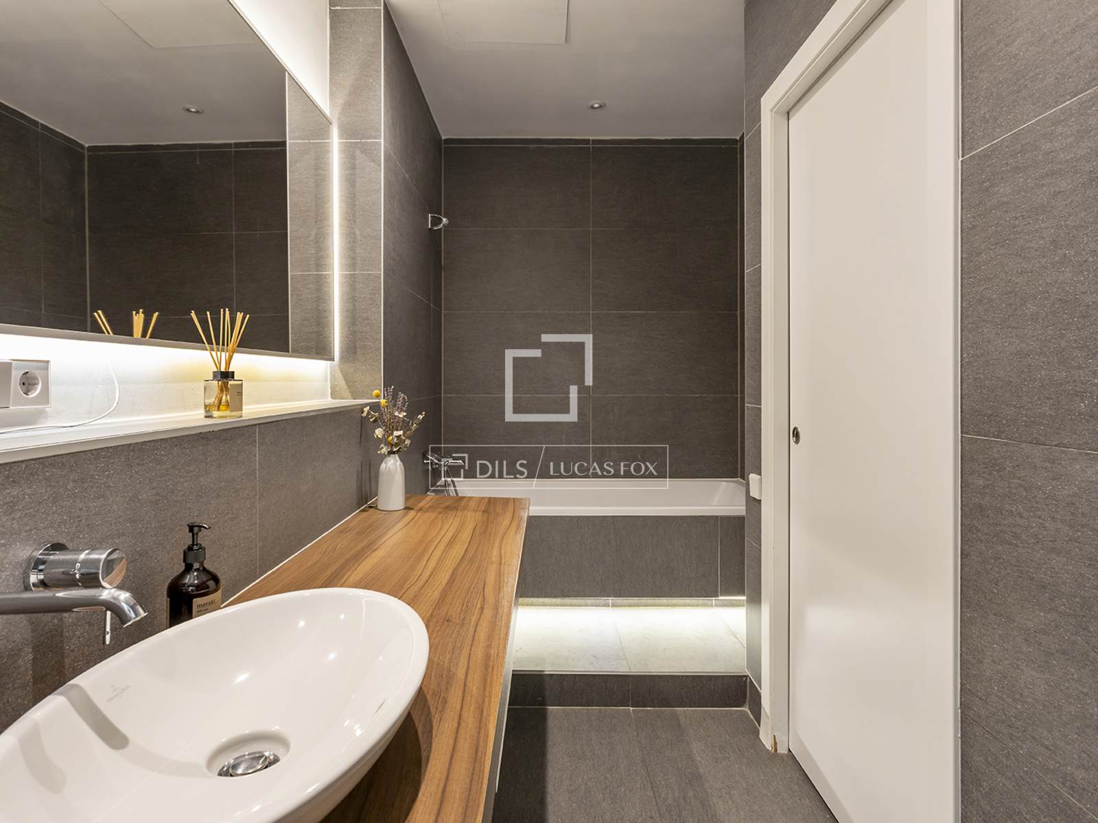 Apartament w Barcelona, Hiszpania 3 sypialnie, 150 mkw. nr 150504