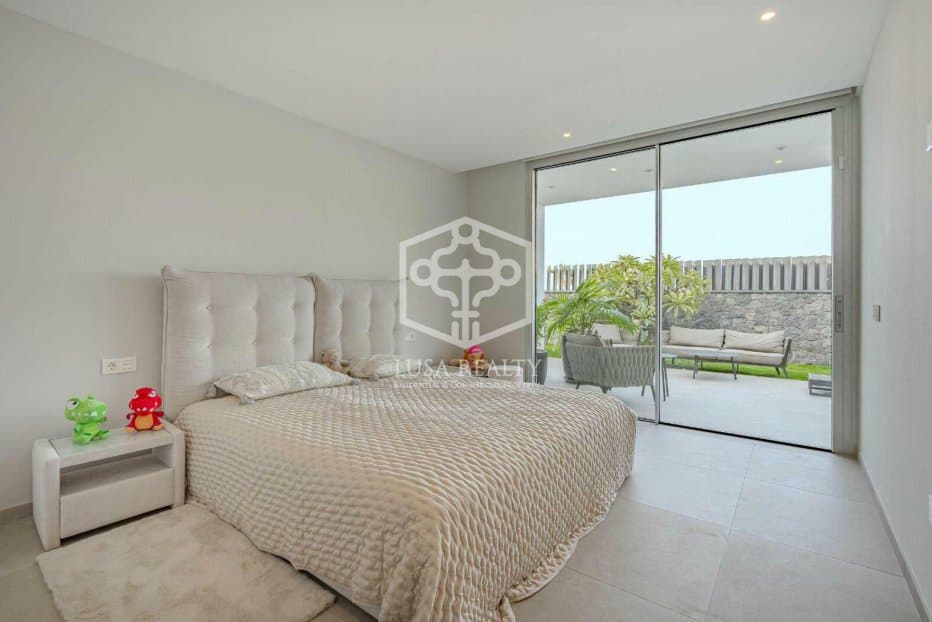 Villa en Adeje, Tenerife, España 4 dormitorios, 281 m2 No. 111114