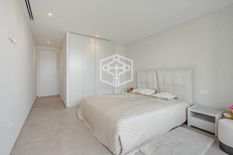 Villa en Adeje, Tenerife, España 4 dormitorios, 281 m2 No. 111114