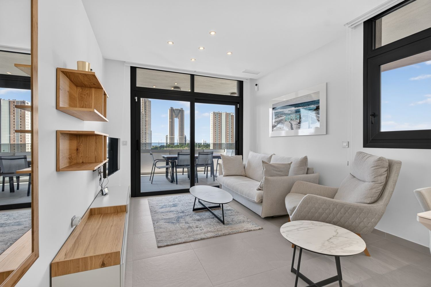 Apartamento en Benidorm, Alicante, España 2 dormitorios, 130 m2 No. 194086