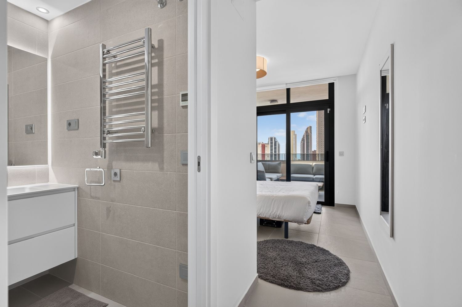 Apartamento en Benidorm, Alicante, España 2 dormitorios, 130 m2 No. 194086