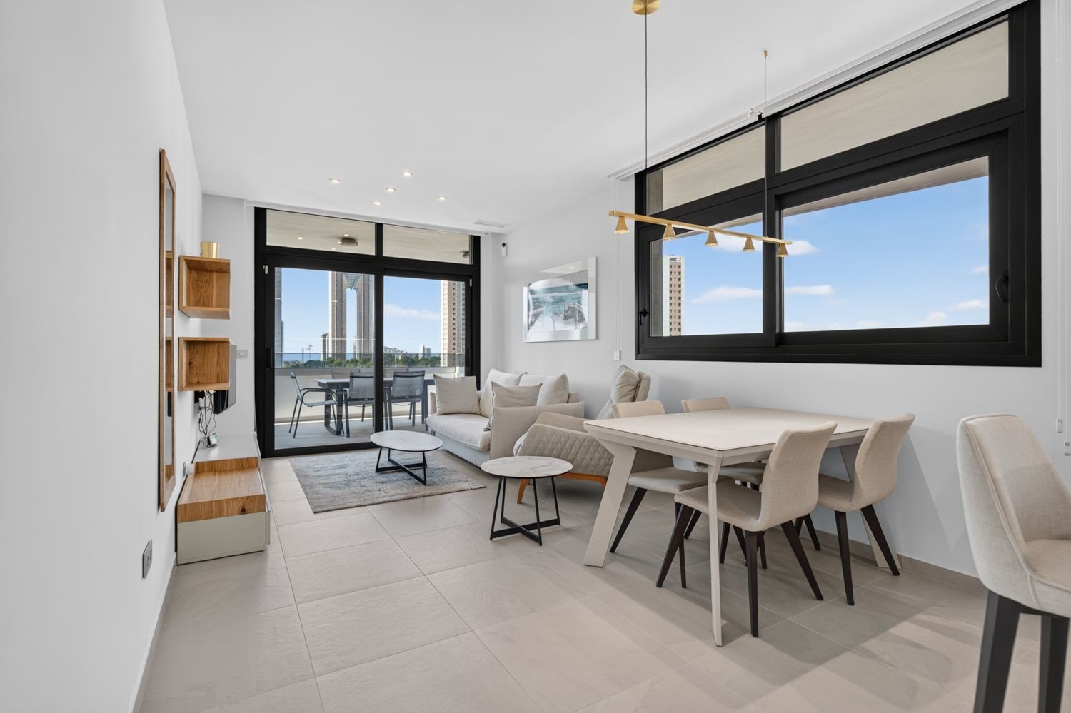 Apartamento en Benidorm, Alicante, España 2 dormitorios, 130 m2 No. 194086