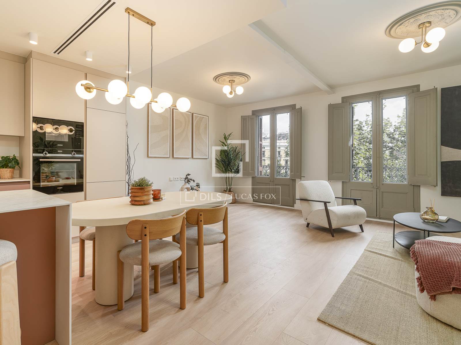 Apartamento en Barcelona, España 3 dormitorios, 135 m2 No. 194297