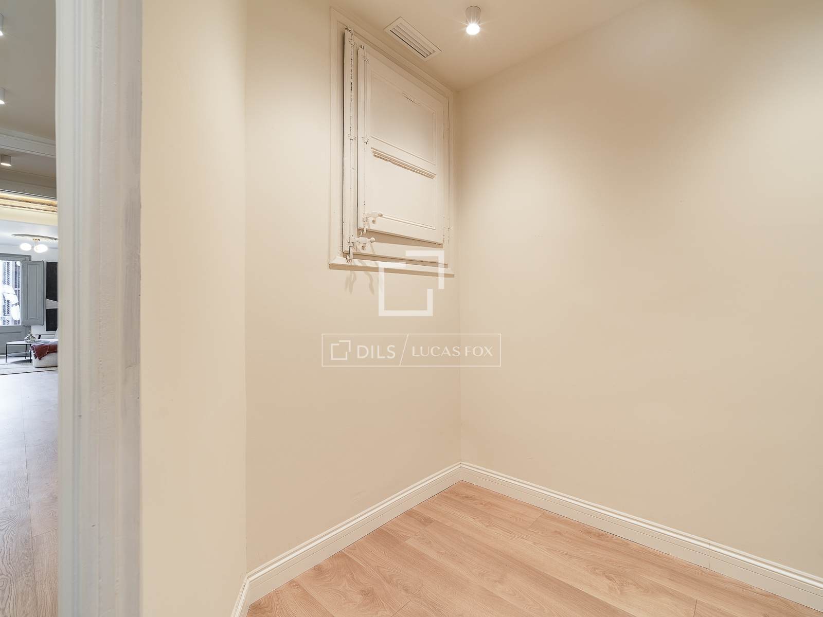 Apartamento en Barcelona, España 3 dormitorios, 135 m2 No. 194297