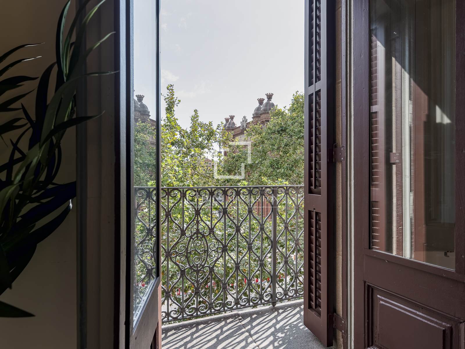 Apartamento en Barcelona, España 3 dormitorios, 135 m2 No. 194297