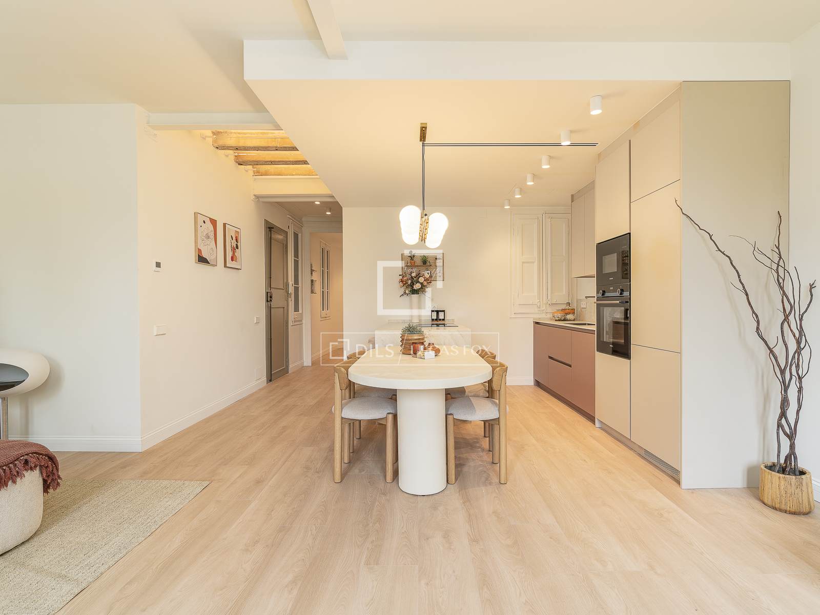 Apartamento en Barcelona, España 3 dormitorios, 135 m2 No. 194297