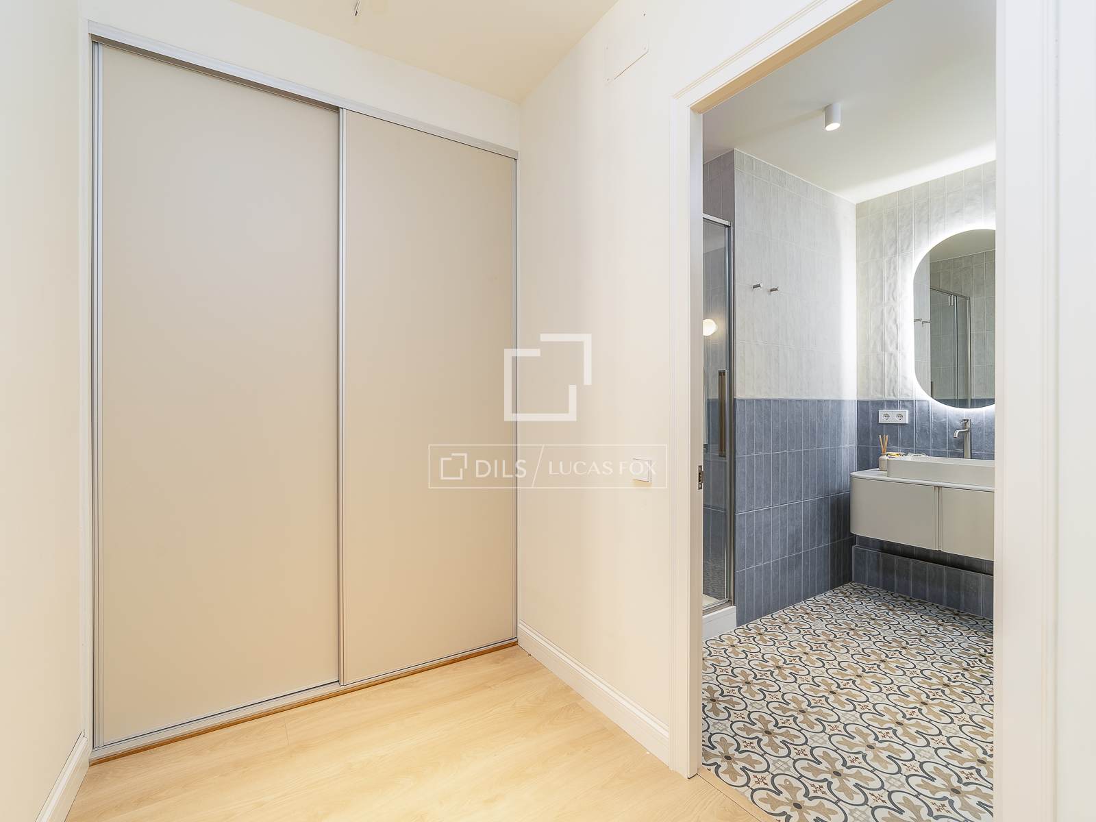 Apartamento en Barcelona, España 3 dormitorios, 135 m2 No. 194297