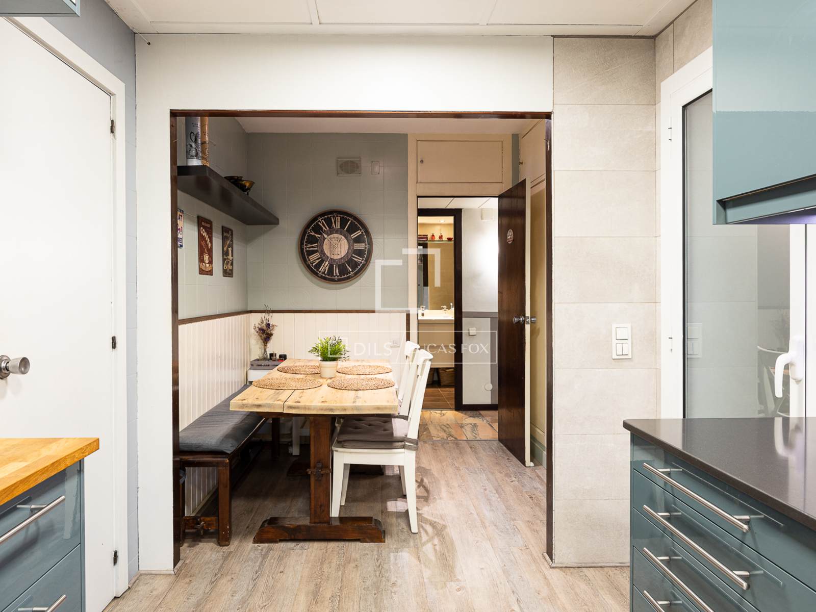 Apartamento en Barcelona, España 5 dormitorios, 178 m2 No. 194298