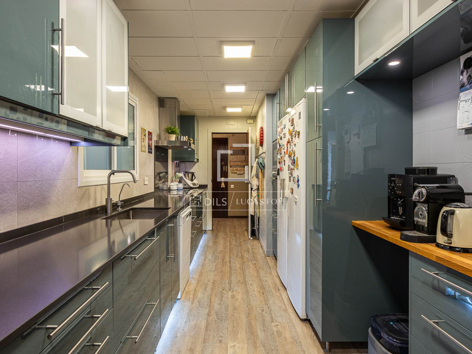 Apartamento en Barcelona, España 5 dormitorios, 178 m2 No. 194298