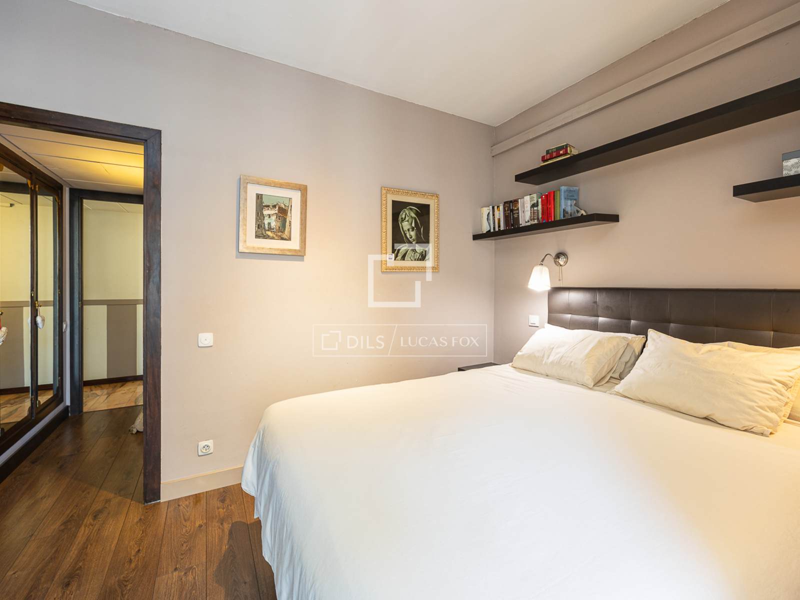 Apartamento en Barcelona, España 5 dormitorios, 178 m2 No. 194298