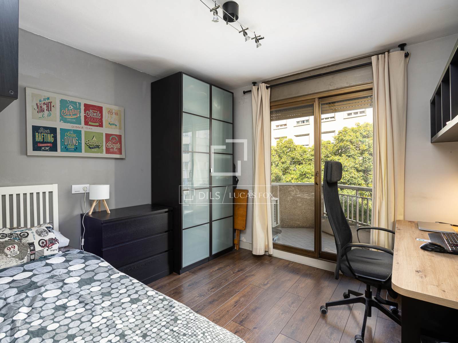 Apartamento en Barcelona, España 5 dormitorios, 178 m2 No. 194298