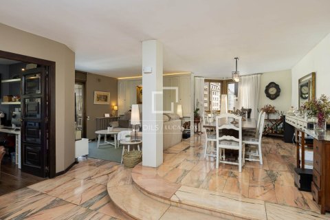 Apartamento en Barcelona, España 5 dormitorios, 178 m2 No. 194298