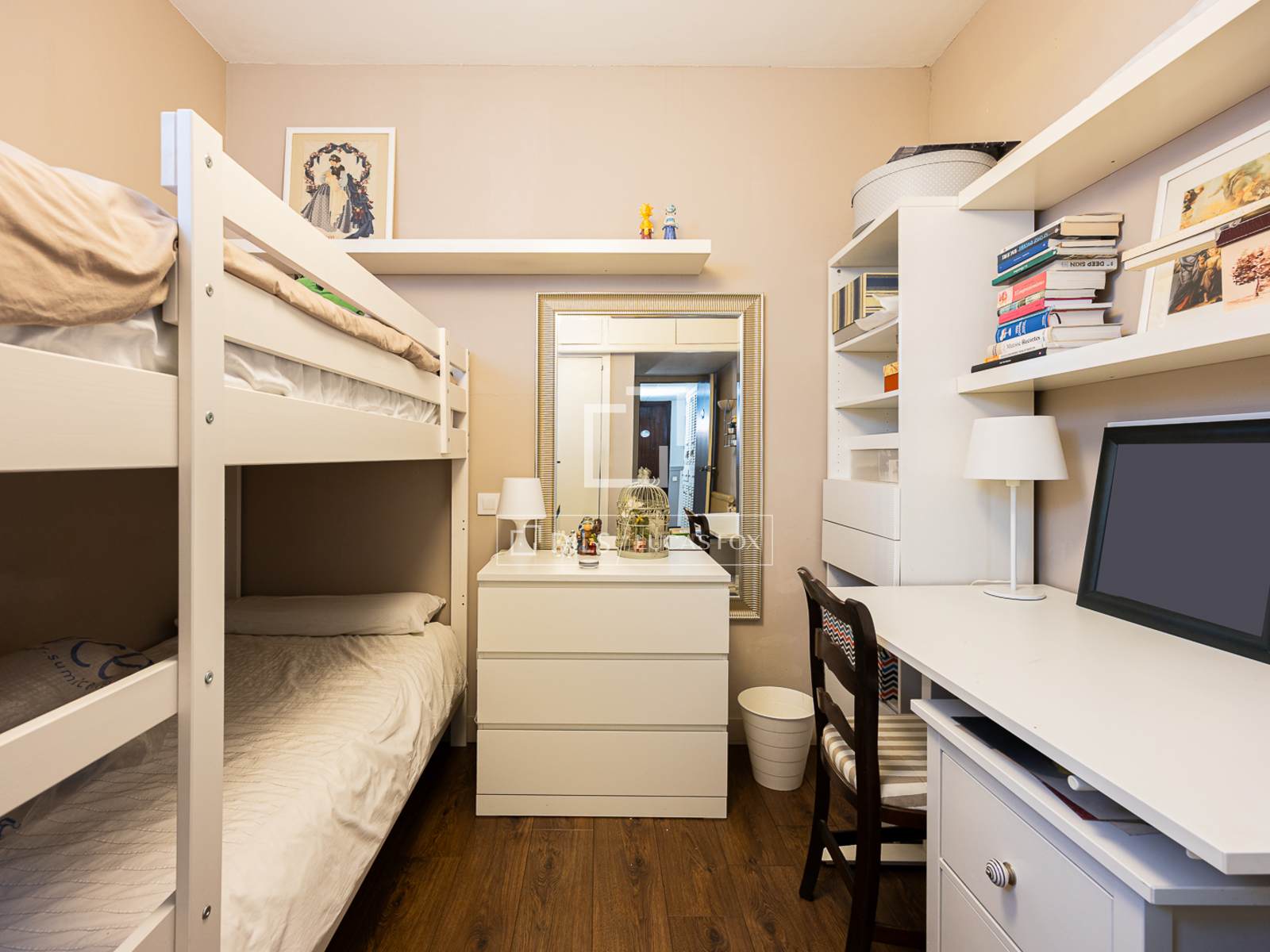 Apartamento en Barcelona, España 5 dormitorios, 178 m2 No. 194298