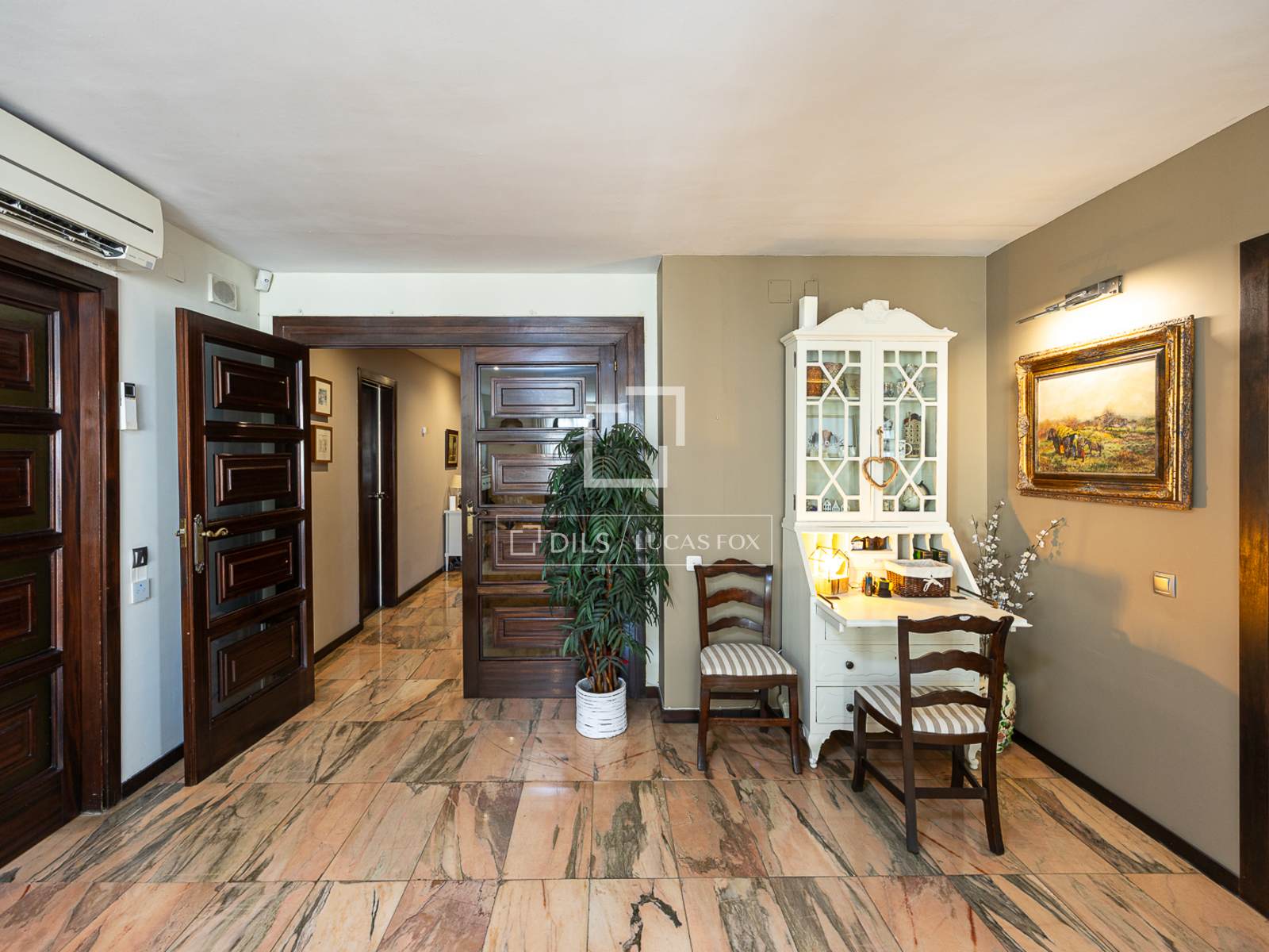 Apartamento en Barcelona, España 5 dormitorios, 178 m2 No. 194298