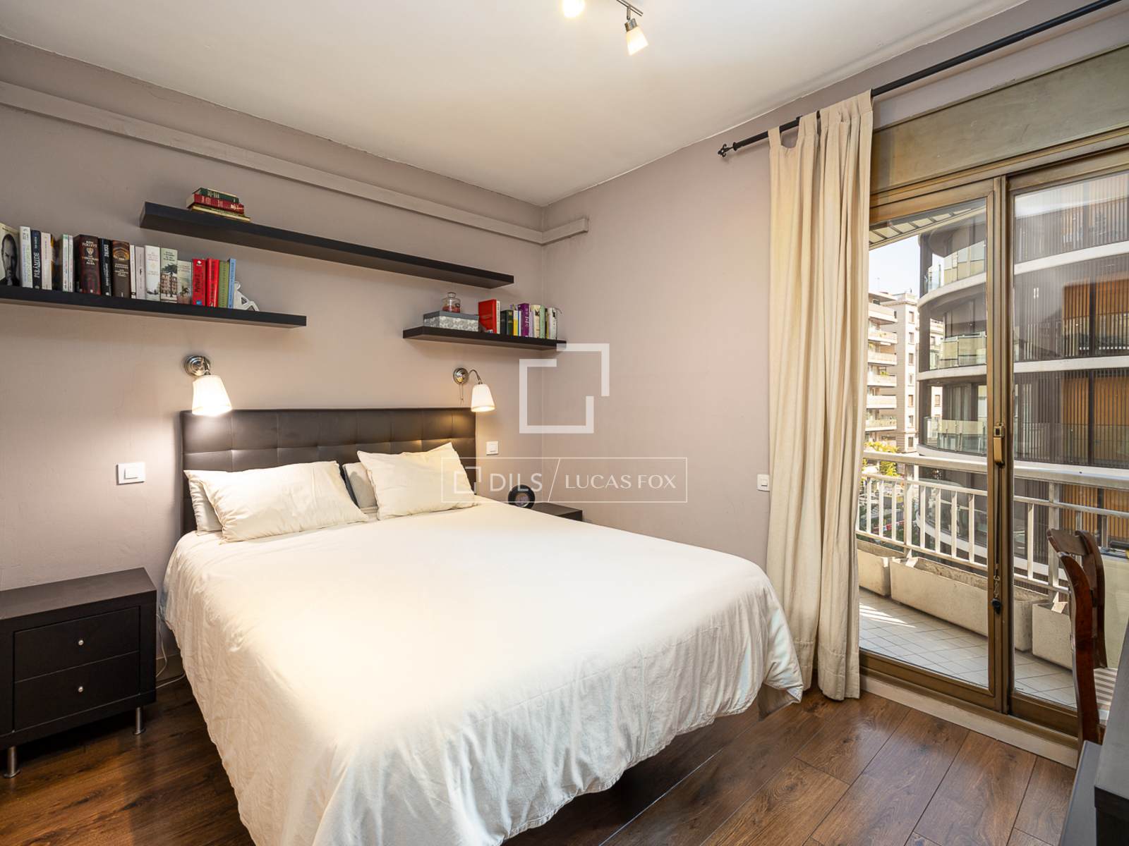 Apartamento en Barcelona, España 5 dormitorios, 178 m2 No. 194298