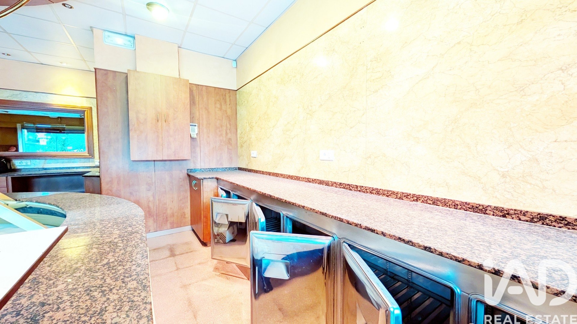 Commercial property in Barcelona, Spain 65 sq.m. No. 188512