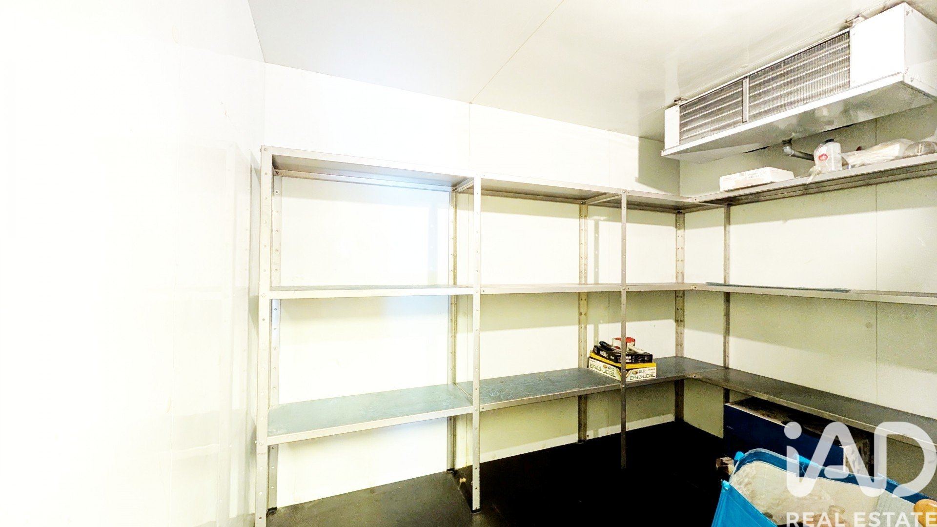 Commercial property in Barcelona, Spain 65 sq.m. No. 188512