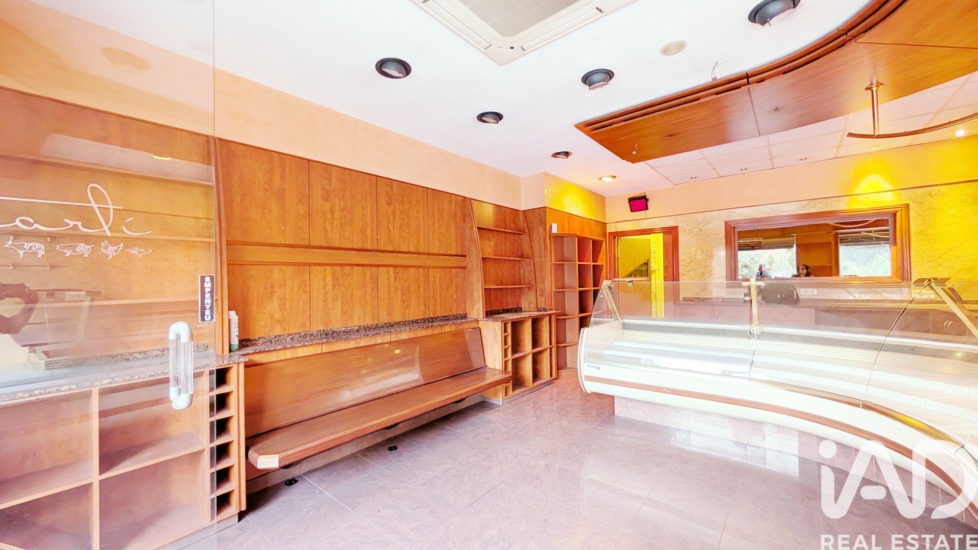 Commercial property in Barcelona, Spain 65 sq.m. No. 188512