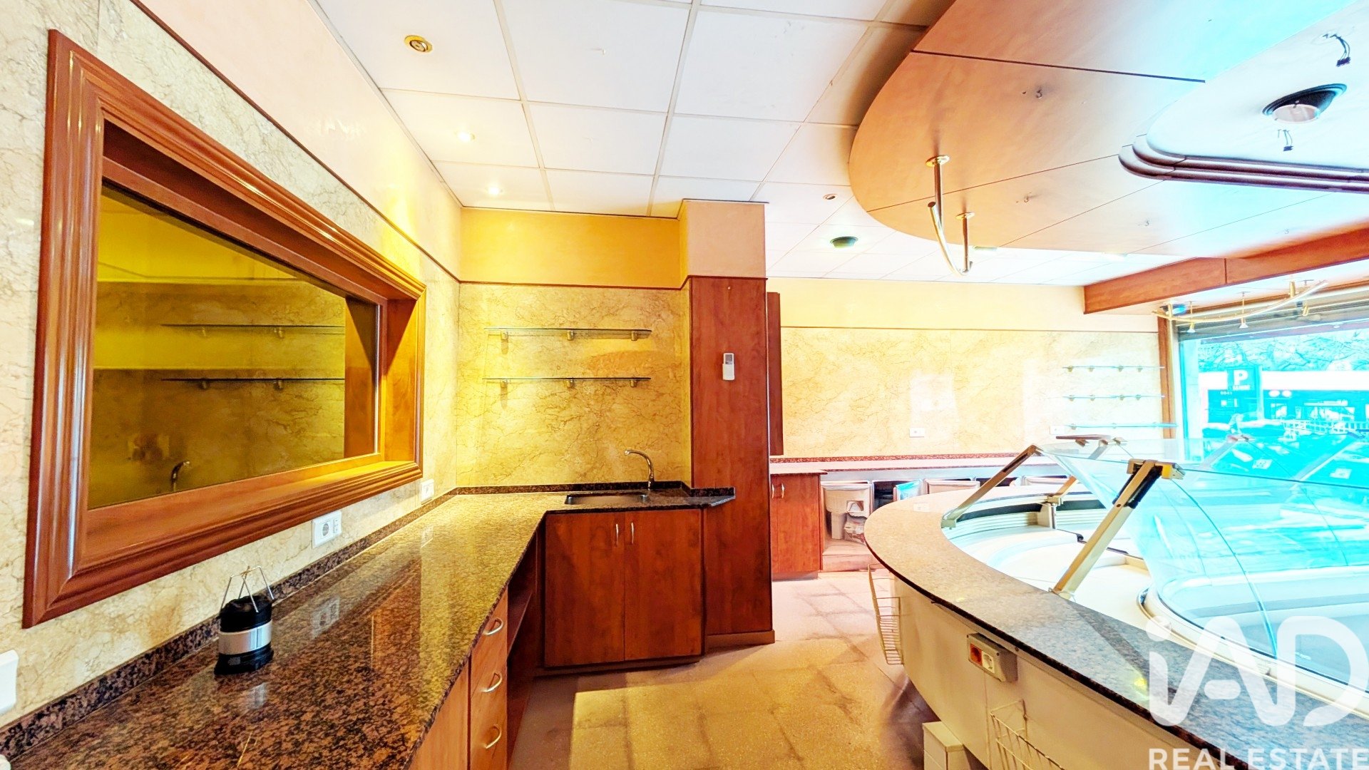 Commercial property in Barcelona, Spain 65 sq.m. No. 188512