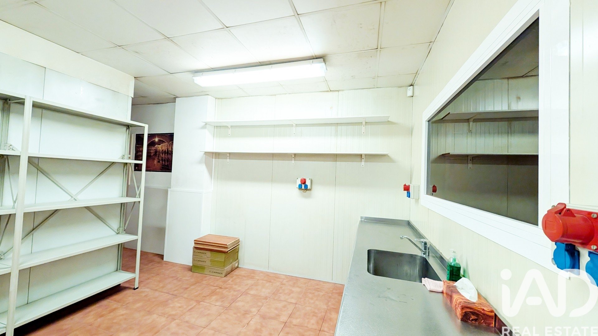 Commercial property in Barcelona, Spain 65 sq.m. No. 188512