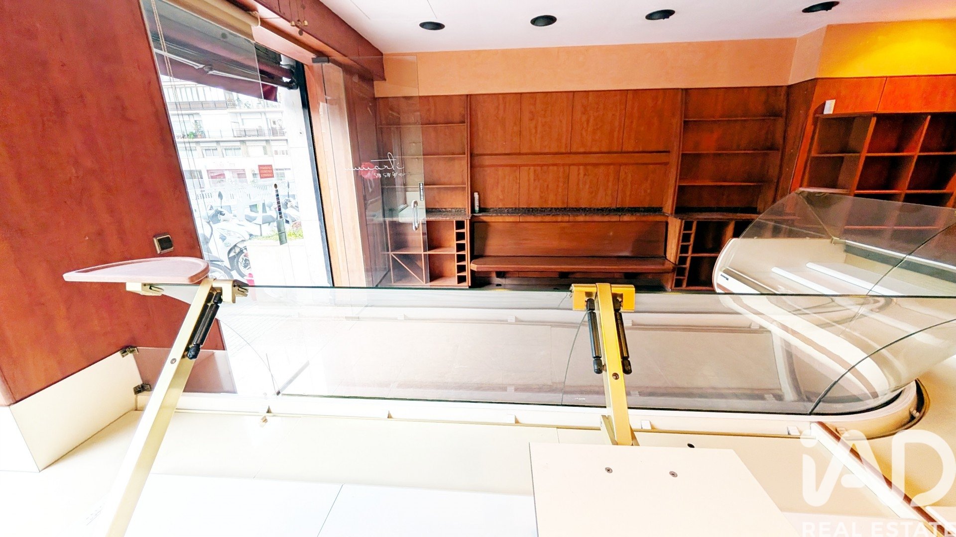 Commercial property in Barcelona, Spain 65 sq.m. No. 188512