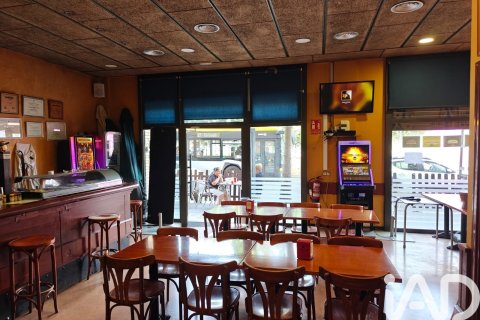 Cafe / restaurant à Badalona, Barcelona, Espagne 100 m2 No. 188515