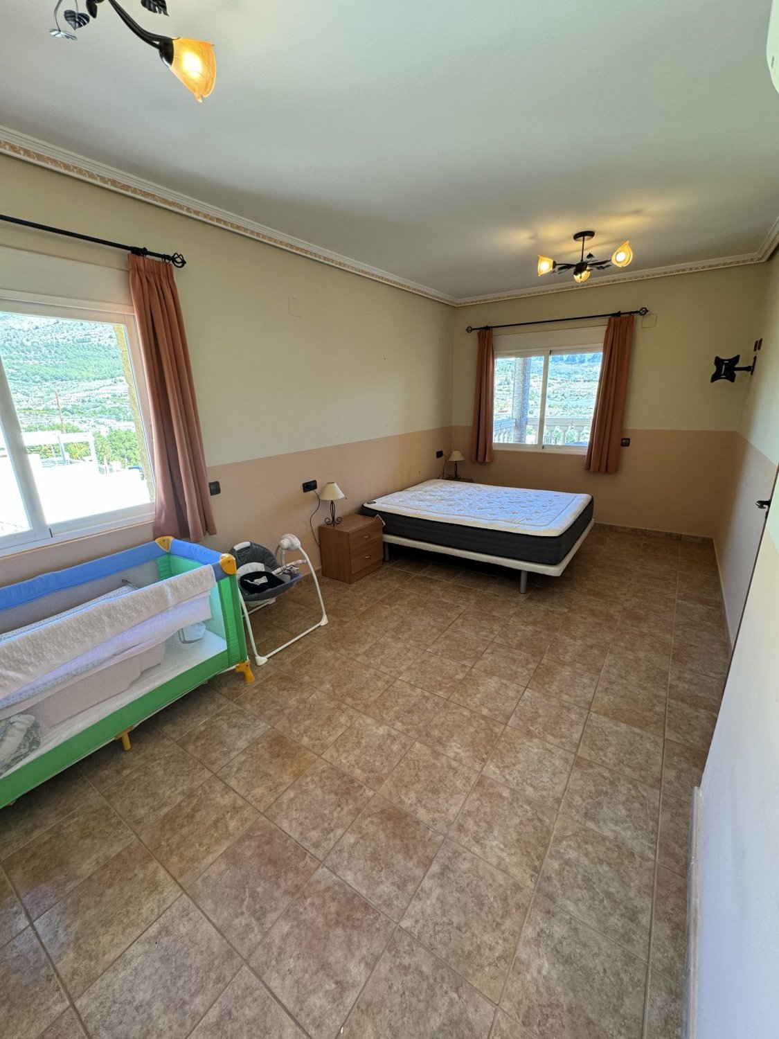 Сasa en Callosa D'en Sarria, Alicante, España 4 dormitorios, 239 m2 No. 95461