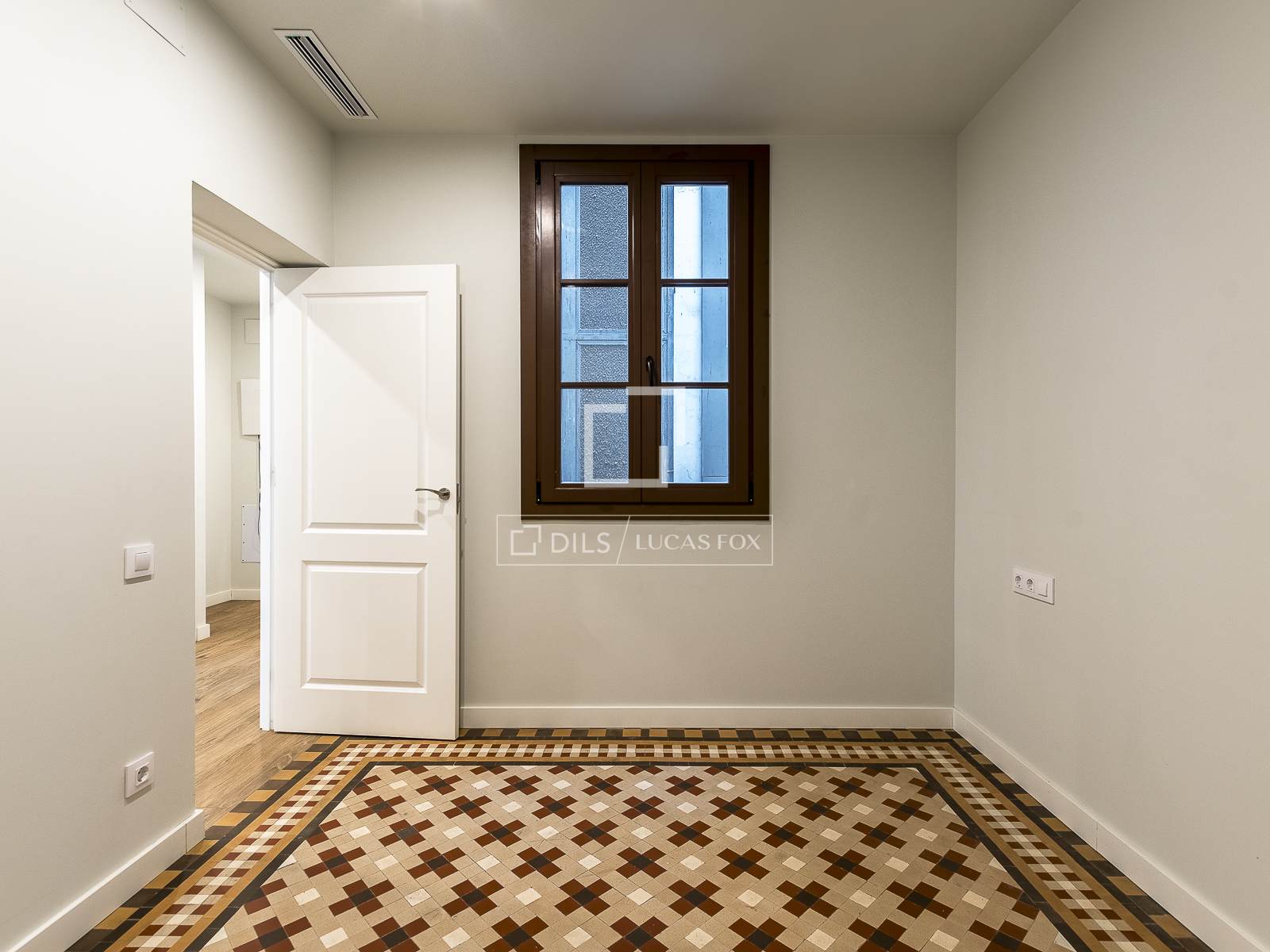 Lägenhet i Barcelona, Spanien 3 sovrum, 126 kvm. Nr. 168318