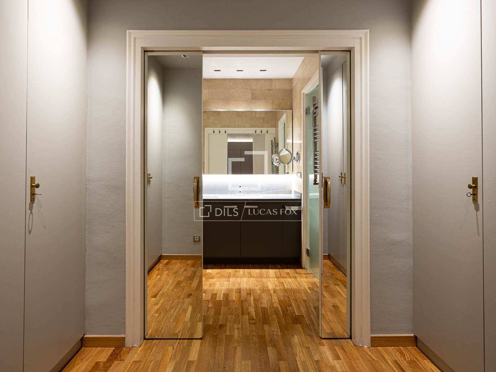 Dzīvoklis Barcelona, Spānijā 5 istabas, 217 m2 Nr. 168319