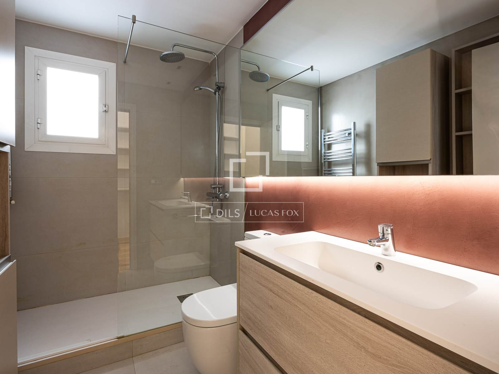 Dzīvoklis Barcelona, Spānijā 5 istabas, 217 m2 Nr. 168319