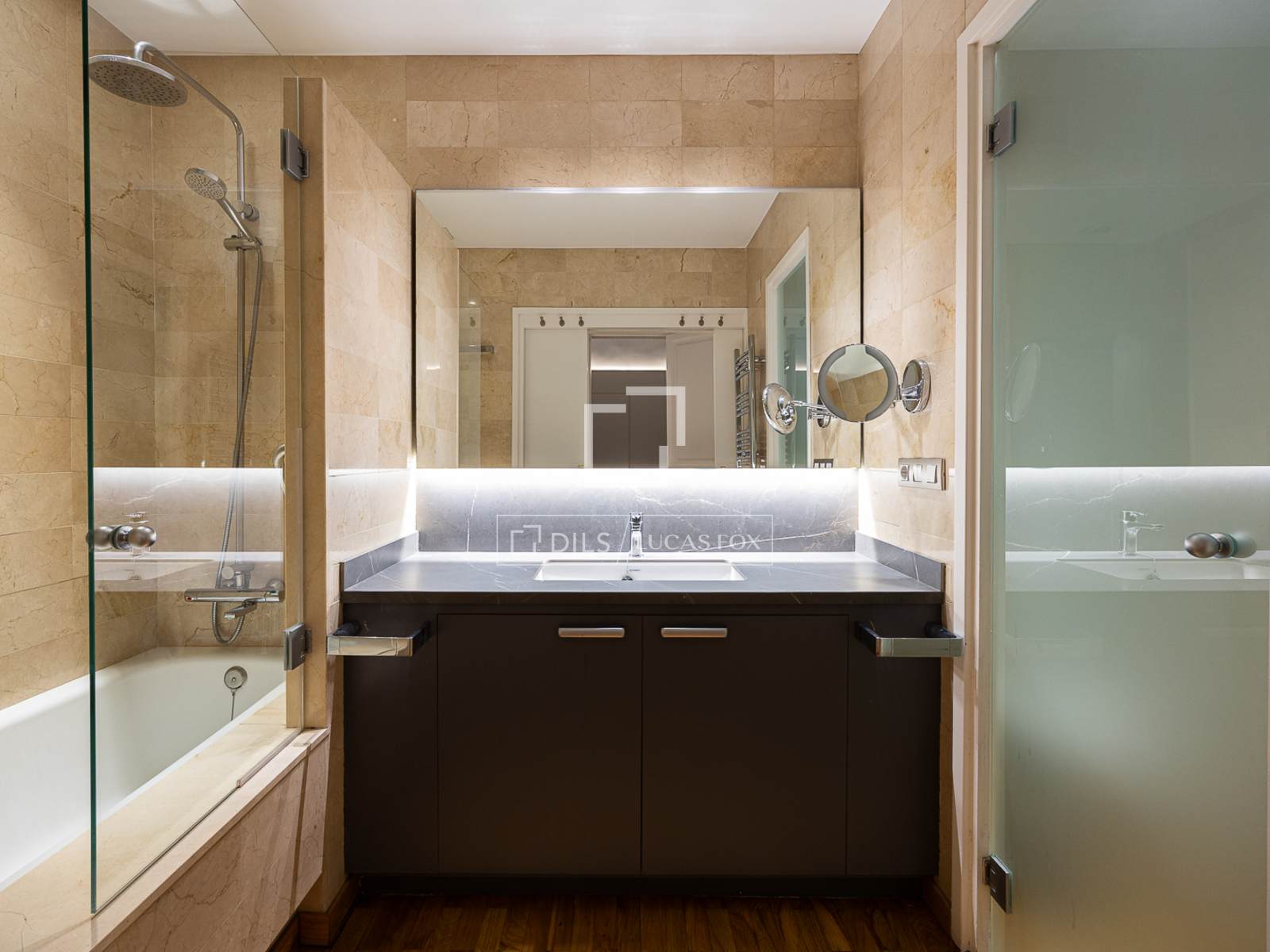Dzīvoklis Barcelona, Spānijā 5 istabas, 217 m2 Nr. 168319