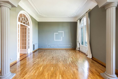 Apartamento en Barcelona, España 5 dormitorios, 217 m2 No. 168319